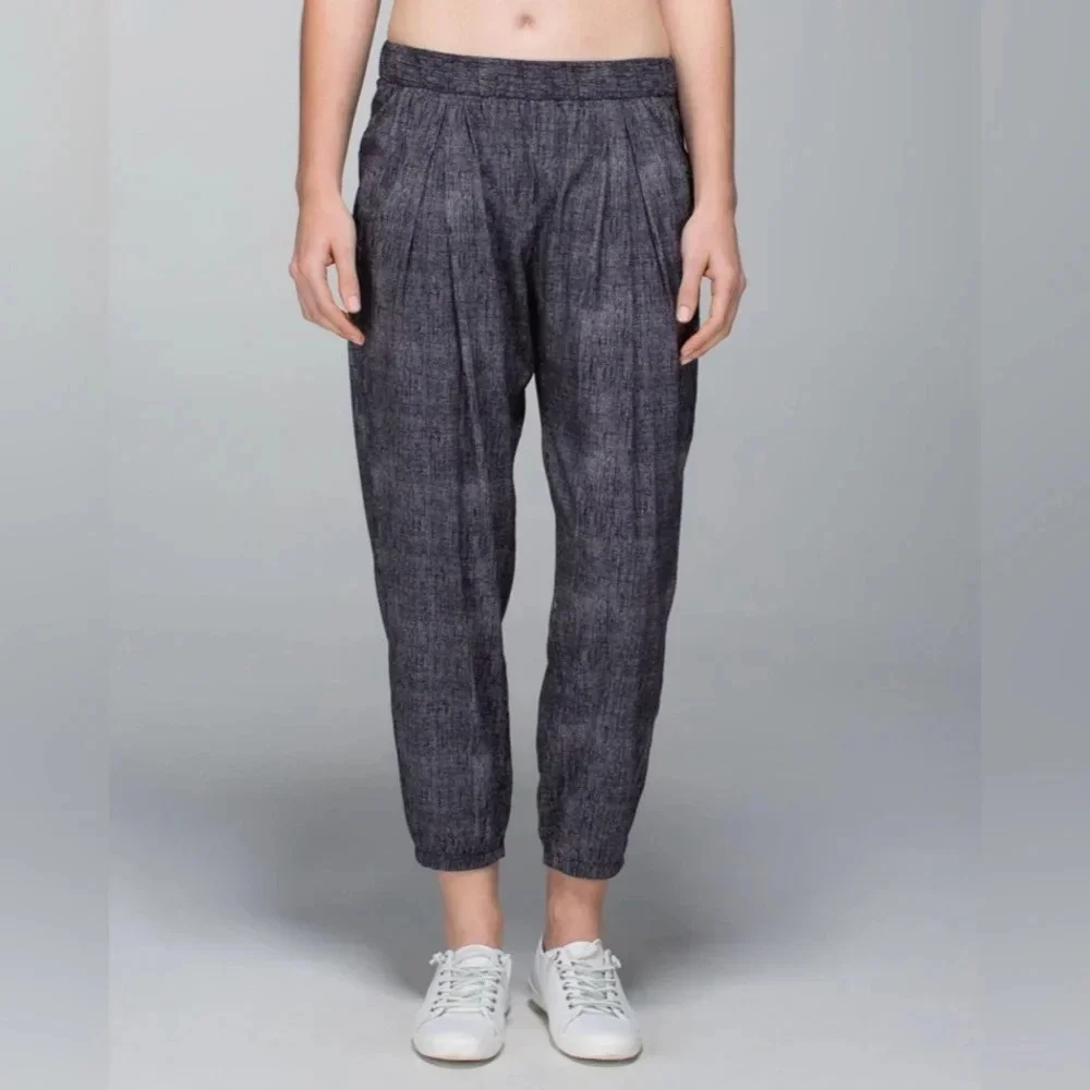 Lululemon Rollin' With My Omies Burlap Texture Dune Black yoga jogger pants 4 - Picture 3 of 15